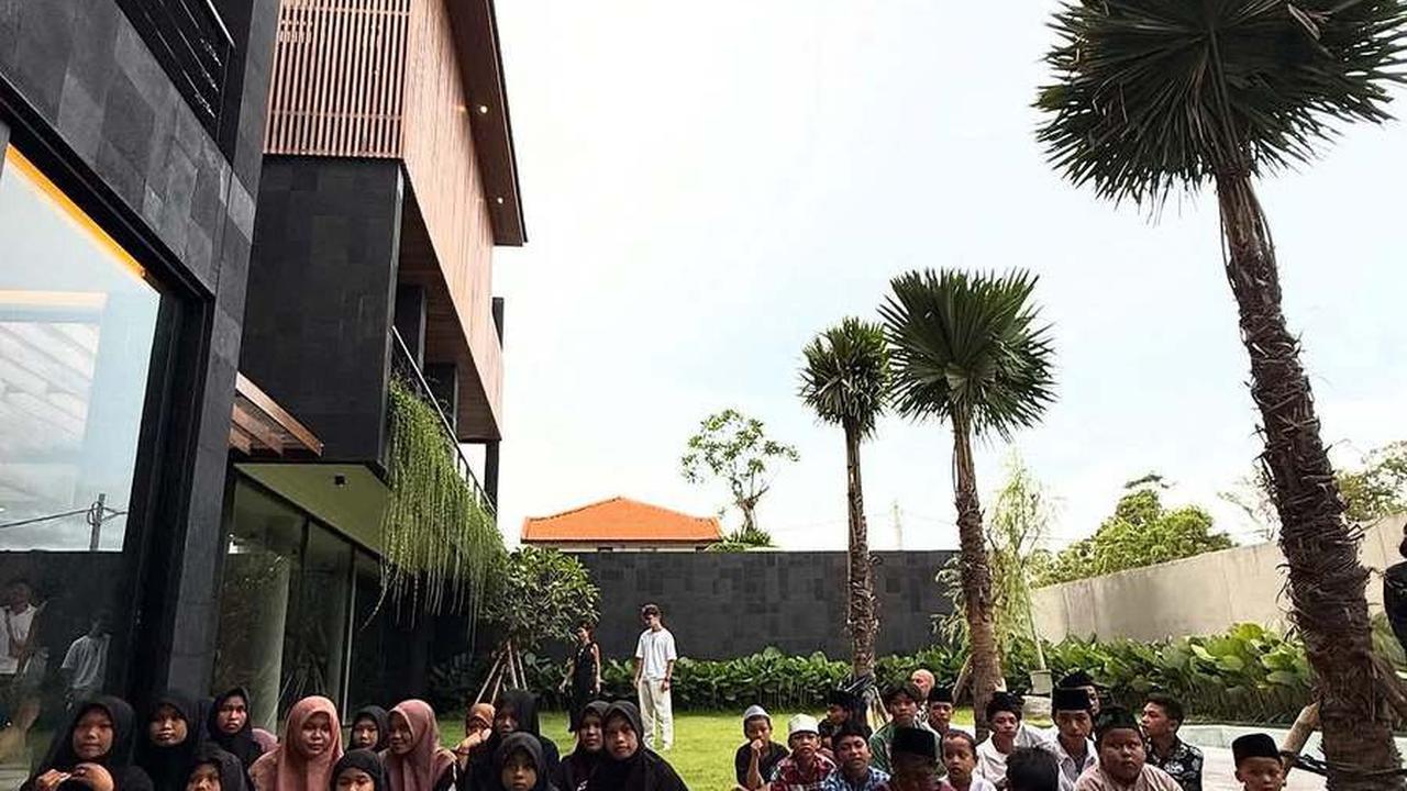 8 Potret Rumah Mewah Baru Jennifer Coppen, Dibangun untuk Kamari - Lakukan Upacara Melaspas Sebelum Dihuni
