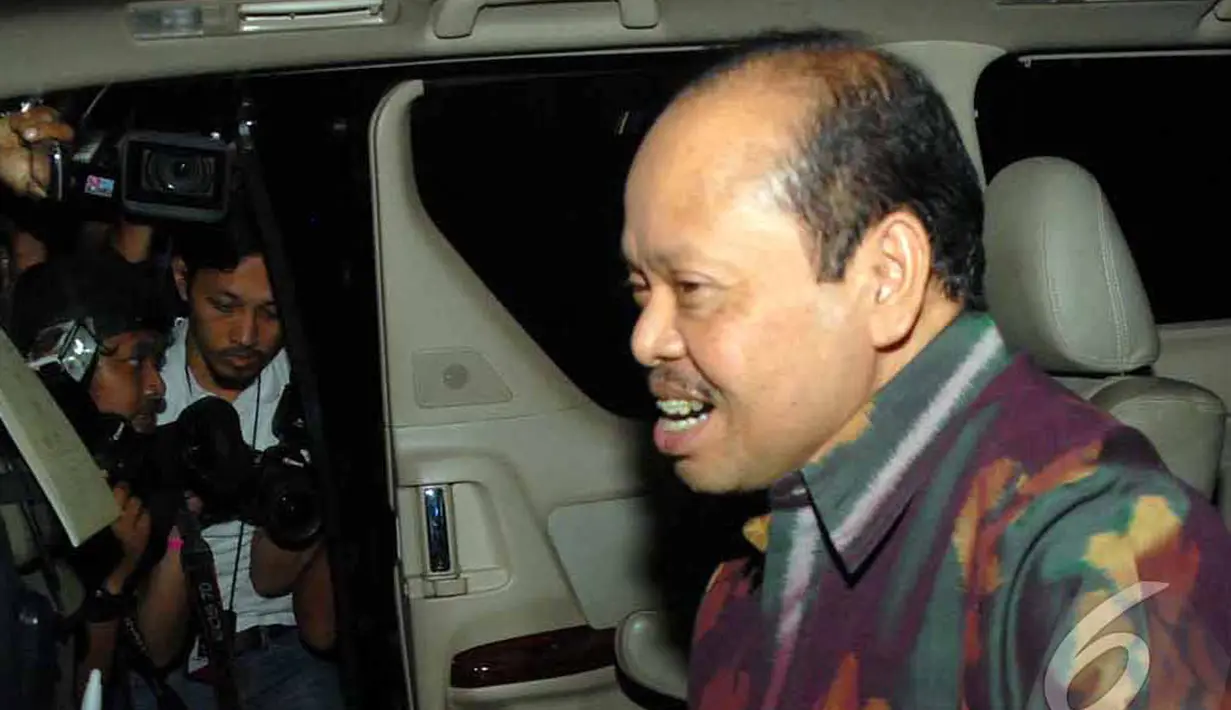 Dengan senyum lebar yang menjadi ciri khasnya, Sutan enggan menjawab pertanyaan sejumlah wartawan, Jakarta, Selasa (17/6/2014) (Liputan6.com/Miftahul Hayat)