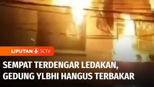 Gedung Yayasan Lembaga Bantuan Hukum Indonesia atau YLBHI di kawasan Menteng, Jakarta Pusat, yang terbakar. Ledakan bahkan sempat terdengar saat api mulai menghanguskan lantai dua gedung.