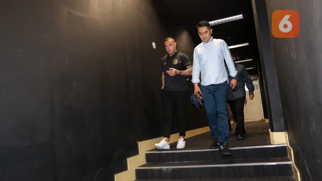 Foto: Direkrut dengan Harga Fantastis, Radja Nainggolan Resmi Dikenalkan Bhayangkara FC untuk Putaran Kedua BRI Liga 1 2023/2024