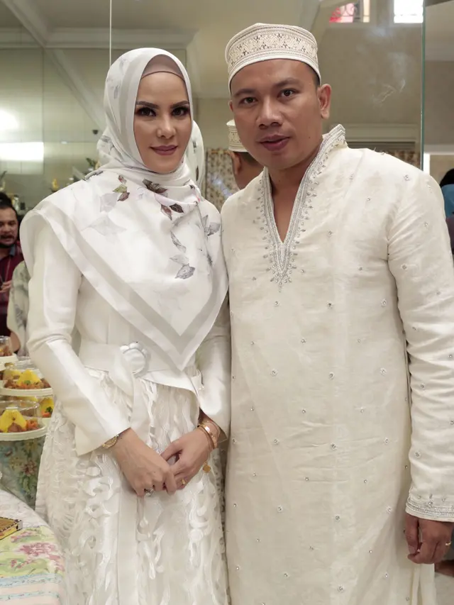 [Bintang] Angel Lelga dan Vicky Prasetyo