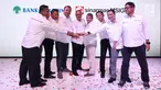 Jajaran Direksi Sinarmas MISG Life dan Bank Bukopin saat peluncuran produk asuransi B SMile Insurance dan B SMile Protection sebagai salah satu dukungan untuk memberikan solusi jasa keuangan di Jakarta, Jumat (25/1). (Liputan6.com/HO/Budi)