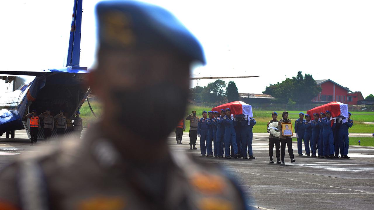 2 Jenazah Korban Helikopter Polri Jatuh Tiba di Markas Polairud Pondok Cabe
