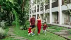 Potret kebersamaan Ardina Rasti dan Arie Andika penuh kehangatan. Rasti dan Arie Andika memang sering bagikan momen bareng keluarga kecilnya di Instagram. Melihat foto tersebut, netizen mendoakan rumah tangga pasangan ini selalu harmonis. Suasana penginapannya yang asri menambah kehangatan dan membuat hasil fotonya menjadi estetik. (Liputan6.com/IG@arieandika10)