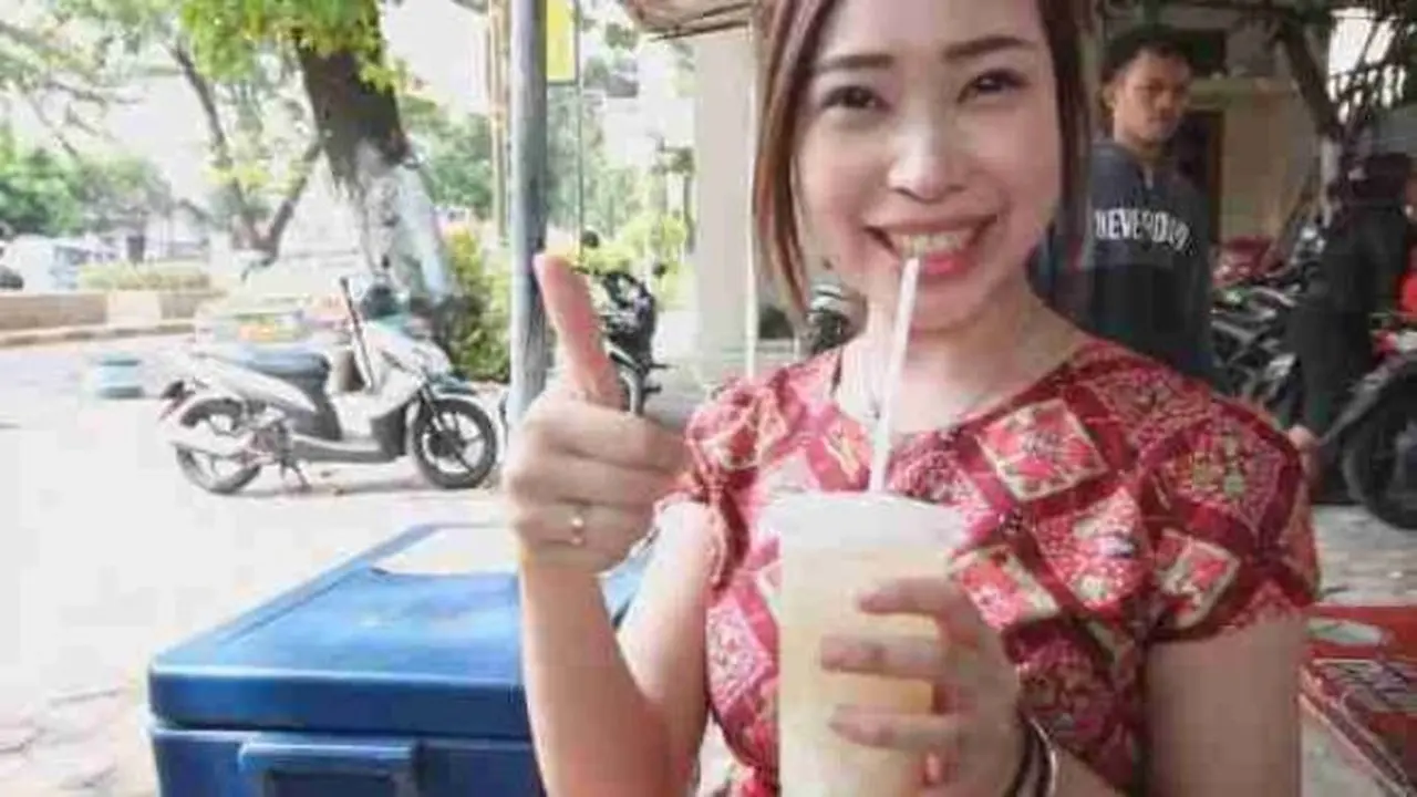 Artis Panas Jepang Sera Amane