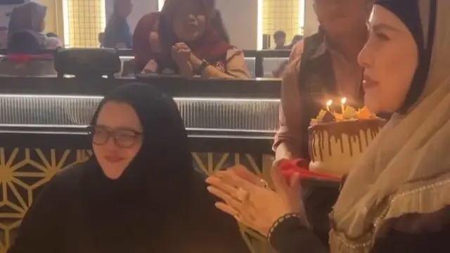 Potret ulang tahun Bella Salsabila cucu Elvy Sukaesih (Sumber: Instagram/@elvy_sukaesih)