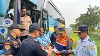 Puluhan Bus Diperiksa di Tol Jagorawi, Ditemukan KIR Palsu hingga Penyimpangan Trayek