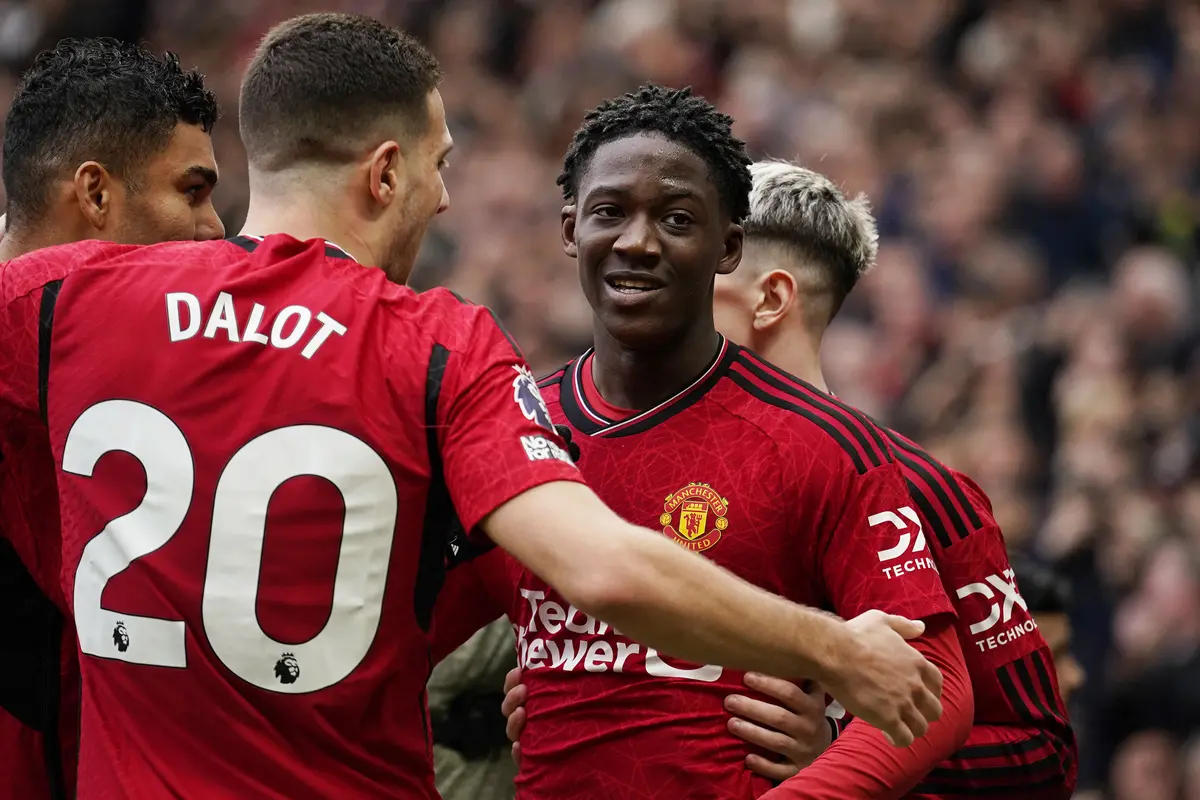 Foto: Gol Penalti Mohamed Salah Gagalkan Comeback MU atas Liverpool di Old Trafford