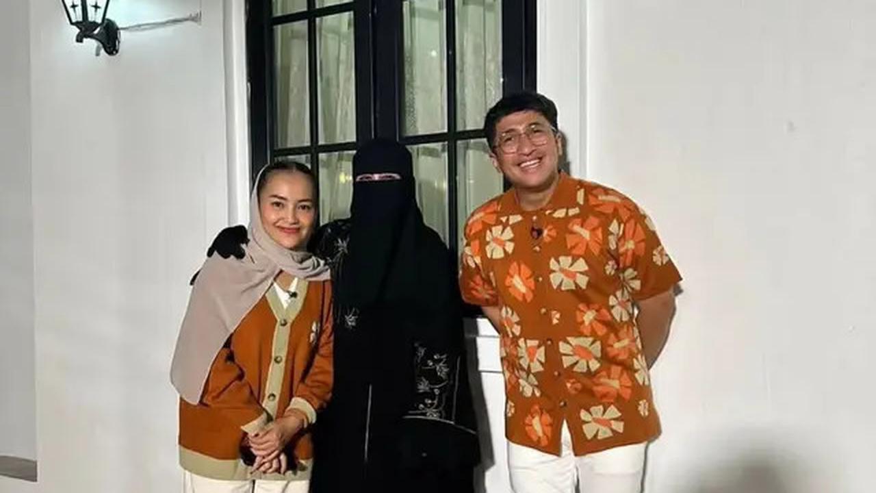 Dukacita 6 Artis Setelah Mpok Alpa Meninggal Dunia, Baim Wong Tak Percaya Sampai Cek Google