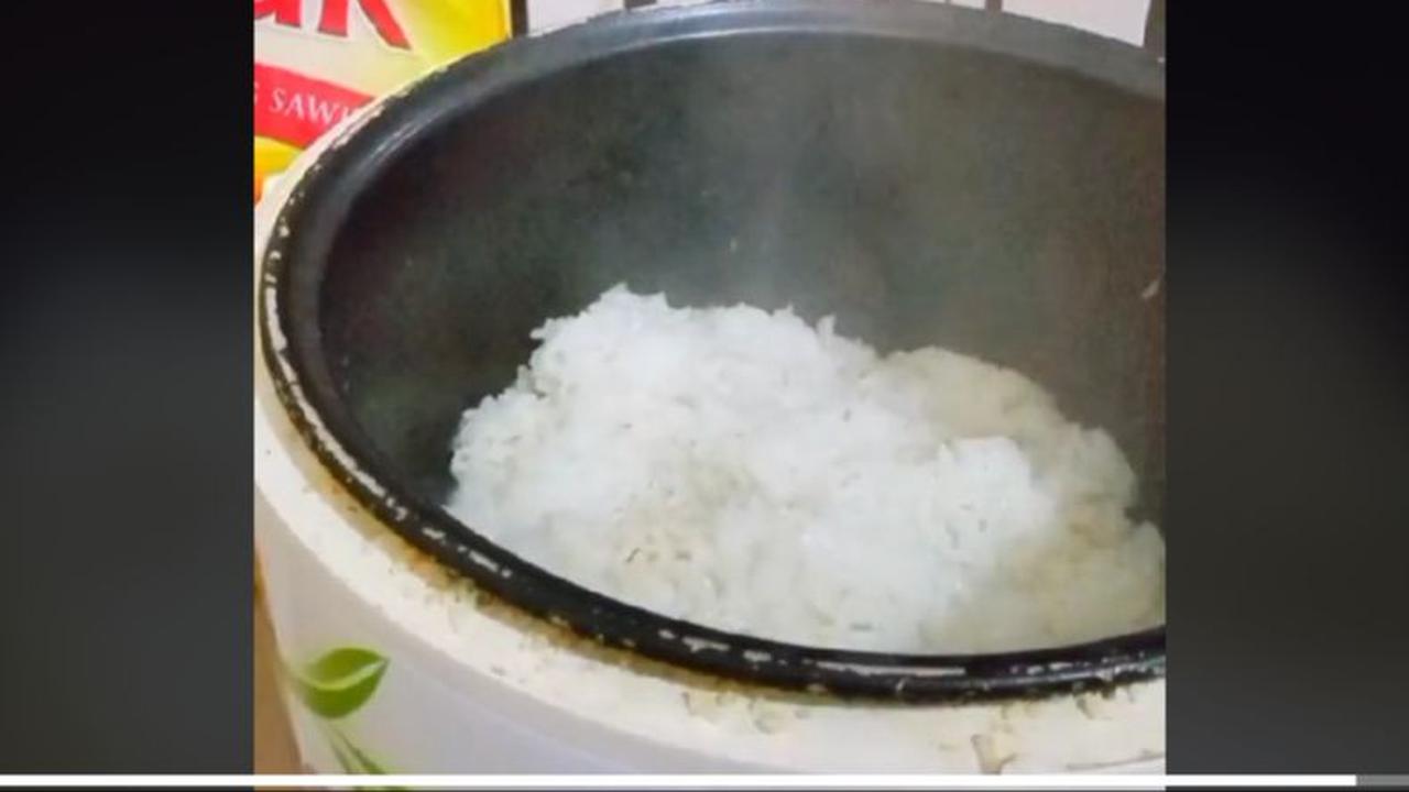 <b>Aduk dan Masak Hingga Pulen</b>