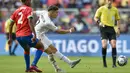 Pemain Uruguay U-20, Anderson Duarte mencetak gol ke gawang Gambia U-20 pada laga 16 besar Piala Dunia U-20 di Estadio Unico Madre de Ciudades, Argentina, Jumat (02/06/2023) dini hari WIB. (AP Photo/Nicolas Aguilera)