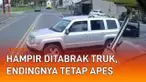 Detik-detik insiden terekam kamera sebuah truk pengangkut cor semen. Truk dikejutkan mobil yang tiba-tiba keluar dari sebuah area parkir. Truk berhasil menginjak rem dan tidak menabrak mobil silver tersebut. Namun insiden lain menyusul.