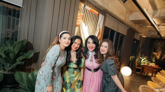 7 Potret Ulang Tahun Nafa Urbach Bareng Sahabat, Dihadiri Puan Maharani