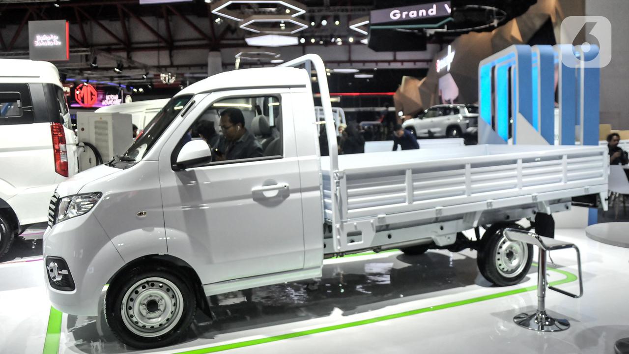 Perdana Melantai, Mobil Esemka Jadi Sorotan di IIMS 2023