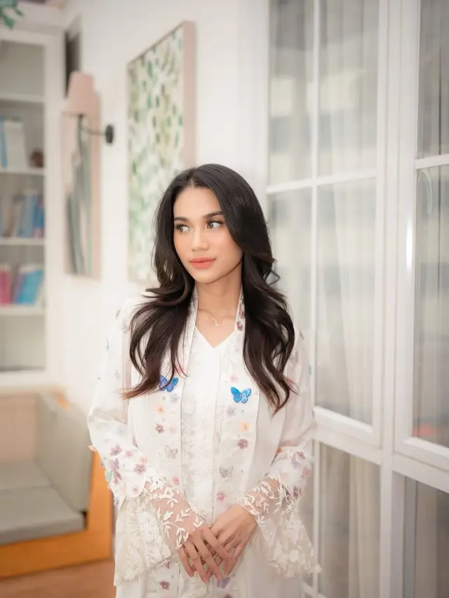 Empat Gaya Lebaran ala Azizah Salsha yang Elegan (Instagram/@azizahsalsha_)