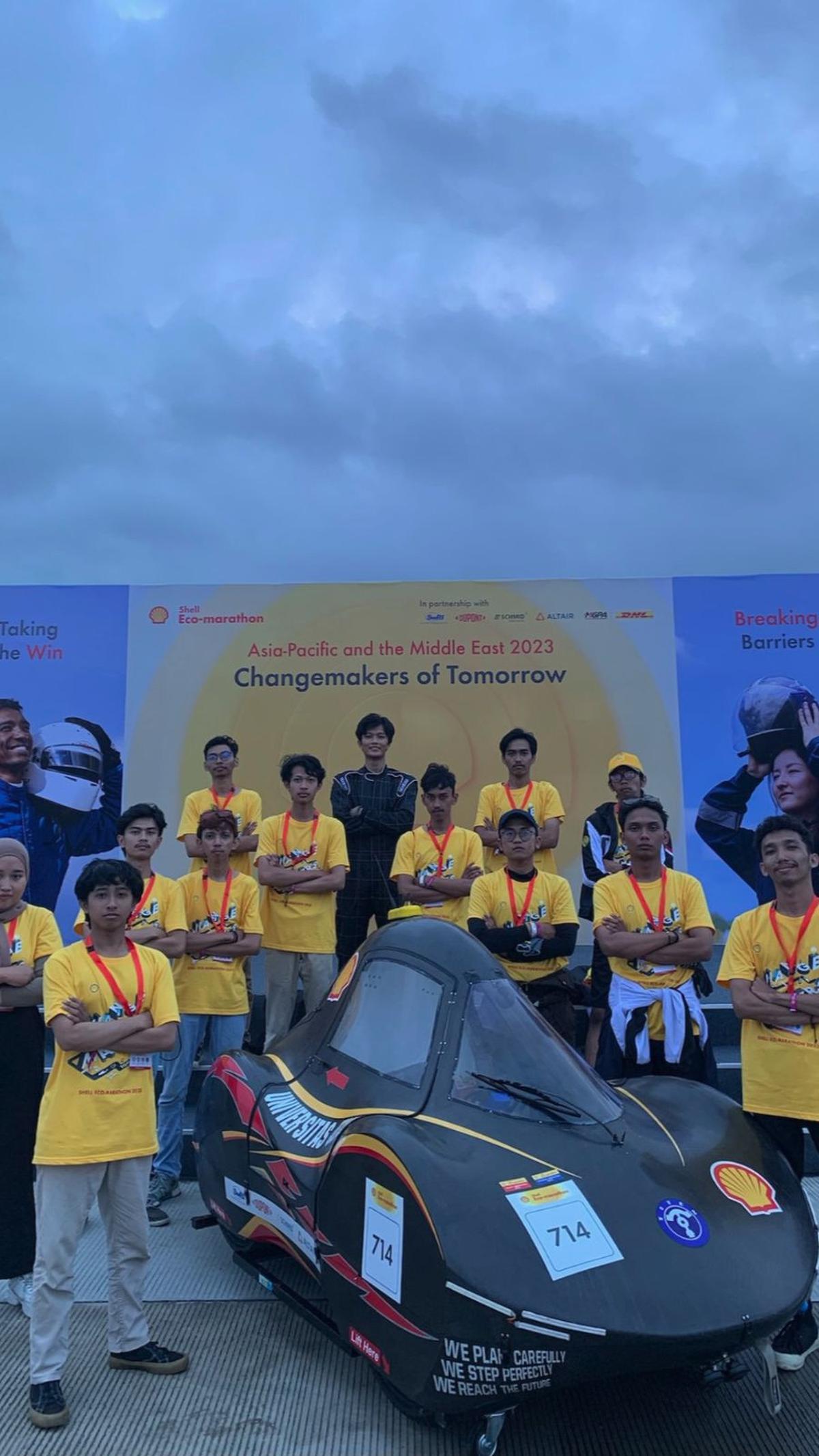 Titen yang turun di kategori urban concept battery electric ini dihadirkan di upacara wisuda oleh panitia sebagai penghargaan atas prestasi dan kerja keras mahasiswa dan dosen FT Universitas Jember.