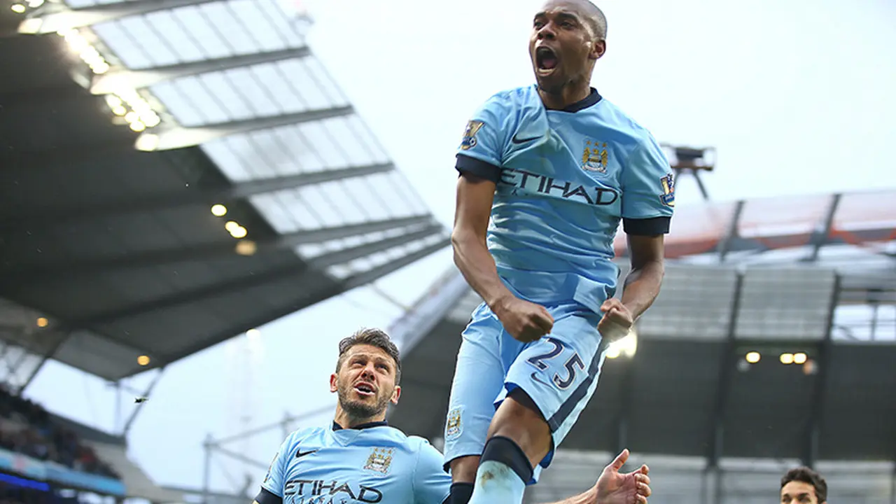 Tumbangkan Villa, Fernandinho: City Tampil Habis-Habisan (udh)