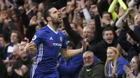Gelandang Chelsea Cesc Fabregas merayakan gol ke gawang Swansea City pada lanjutan Liga Inggris di Stamford Bridge, Sabtu (25/2/2017). (AP Photo/Kirsty Wigglesworth)