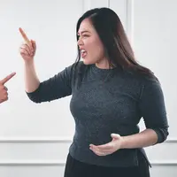 Zodiak kerap digunakan untuk mengenali karakter pasangan. Namun, bagaimana seseorang menghadapi konflik sebenarnya dipengaruhi banyak faktor, termasuk kepribadian dan pengalaman dalam hubungan. (Foto/Dok: Pexels)