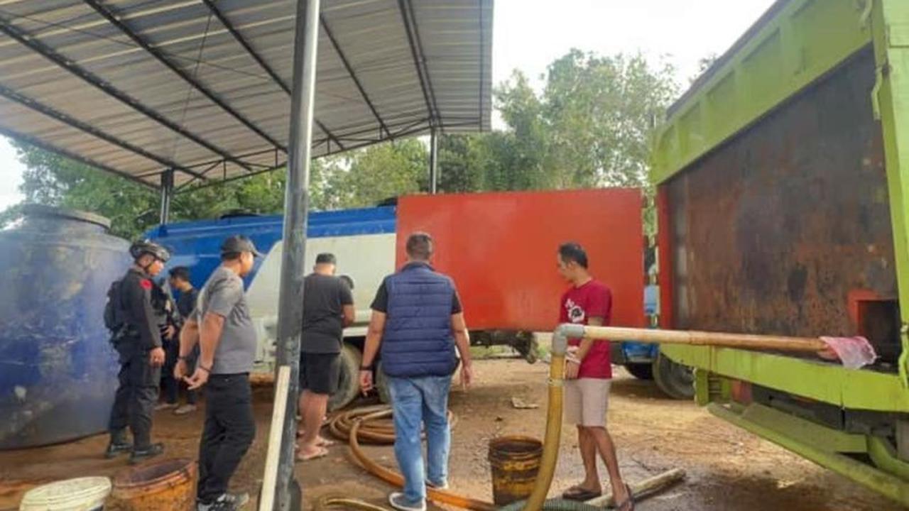 Polda Babel Gerebek Gudang Penimbunan BBM Subsidi Ilegal, Amankan 42 Ton dan 5 Tersangka