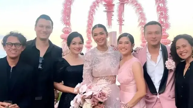 Reuni AADC di pernikahan Adinia Wirasti dan Michael Wahr