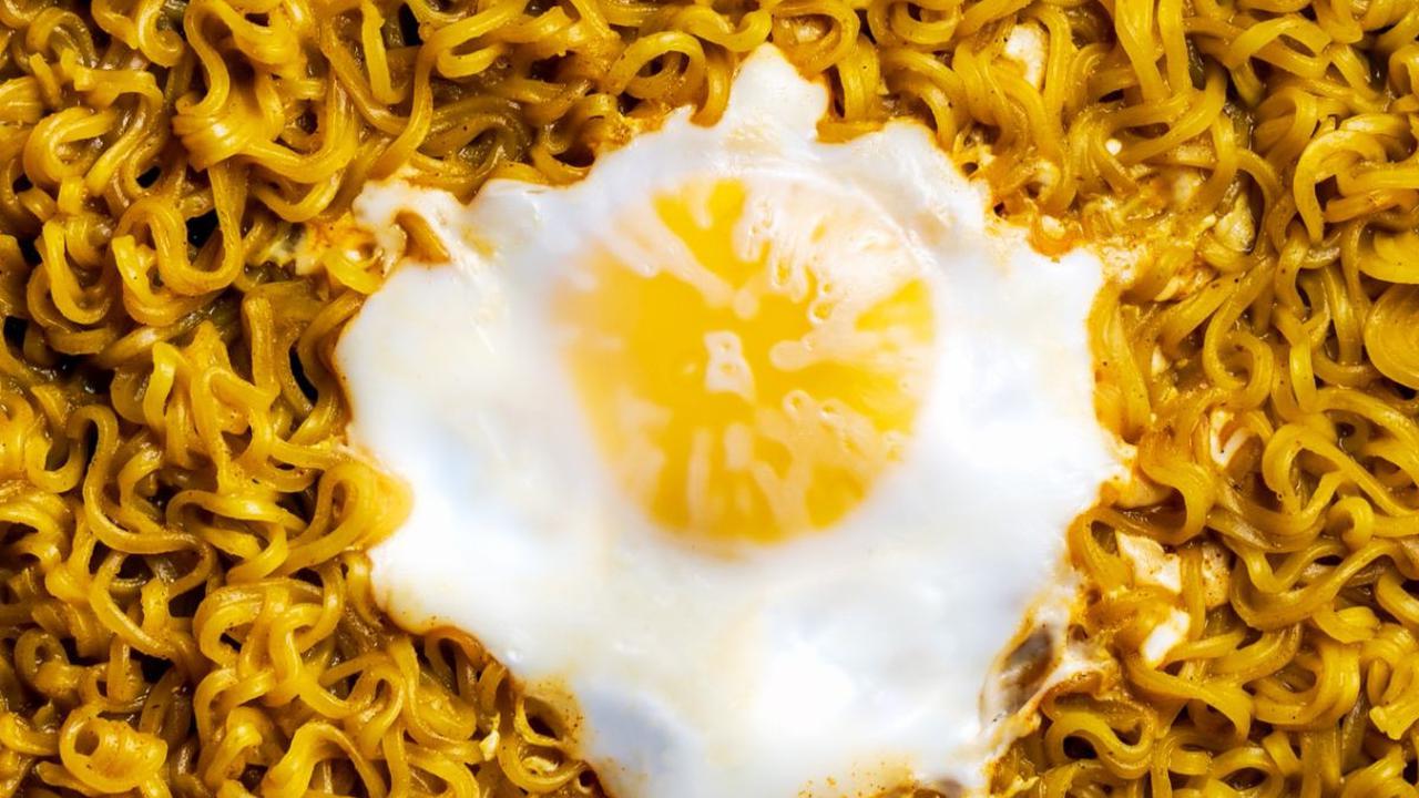 3. Resep Martabak Mie Sosis Mini