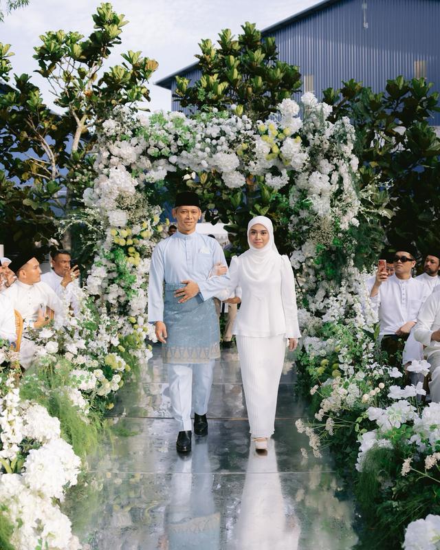 Mantan istri Engku Emran menikah maharnya pohon emas 102 gram, intip 6 potret dekorasi pernikahannya