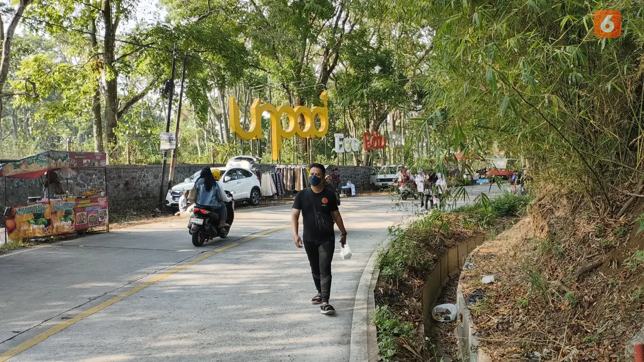 Kisah Mahasiswa Tuli Terjang Kendala Komunikasi untuk Raih Gelar Sarjana
