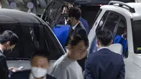 Agensi Park Min Young, yakni Hook Entertainment secara mendadak digrebek oleh pihak tim investigasi dari kepolisian Korea Selatan pada hari Kamis, (10/11/22) pukul 12 siang waktu setempat. (source: SBS News)