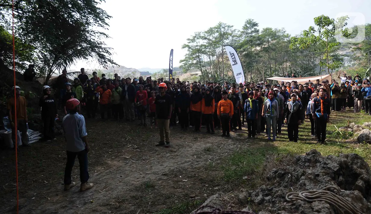Acara ini diikuti 300 orang perserta gabungan dari pegiat alam bebas. (merdeka.com/Imam Buhori)
