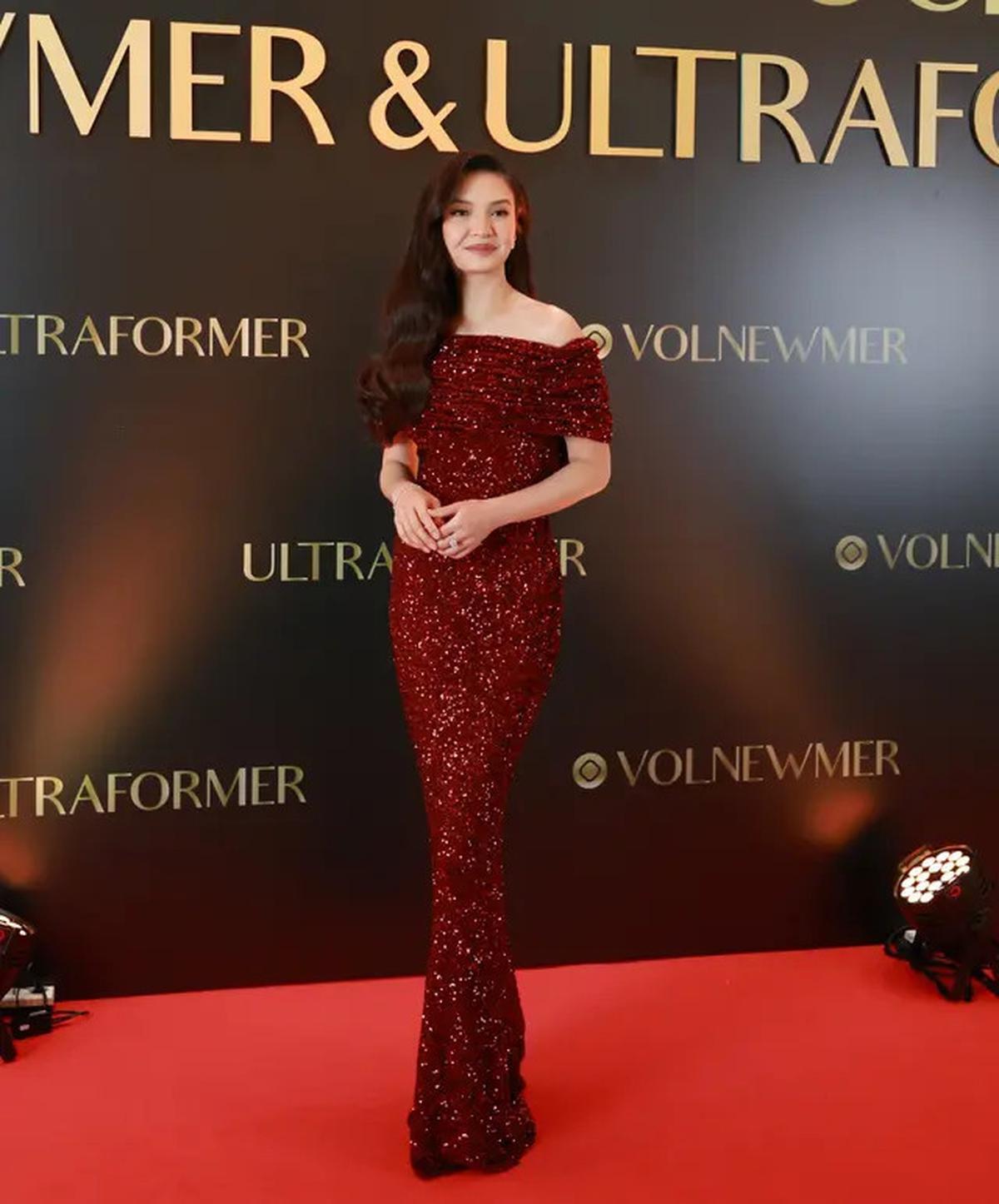 Tanpa Botox dan Filler, Ini Rahasia Cantik Awet Muda ala Raline Shah di Usia 40 Tahun