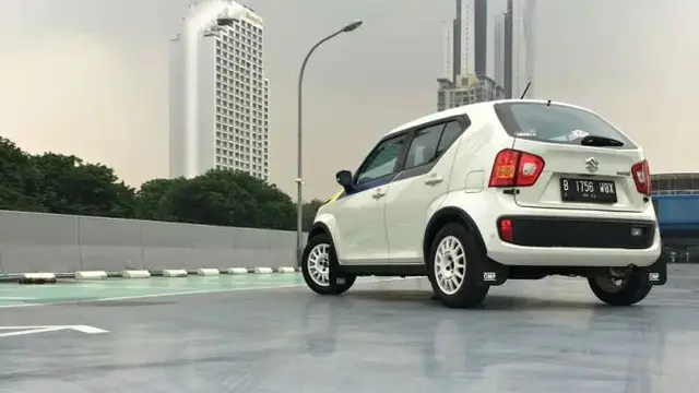 Modifikasi SuzukI Ignis bergaya rally