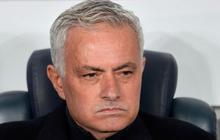 Gara-Gara Cubit Hidung Pelatih Lawan, Mourinho Kena Sanksi Tegas