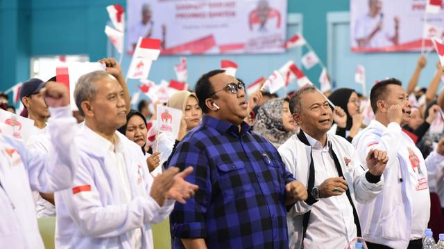 Relawan Buruh Sahabat Ganjar yang dipimpin Andi Gani Nena Wea terus tancap gas memanaskan mesin politiknya untuk mengawal Ganjar Pranowo di 2024. Kali ini, ribuan Relawan Buruh Sahabat Ganjar Provinsi Banten resmi dideklarasikan di GOR Citra Tangerang, Ba