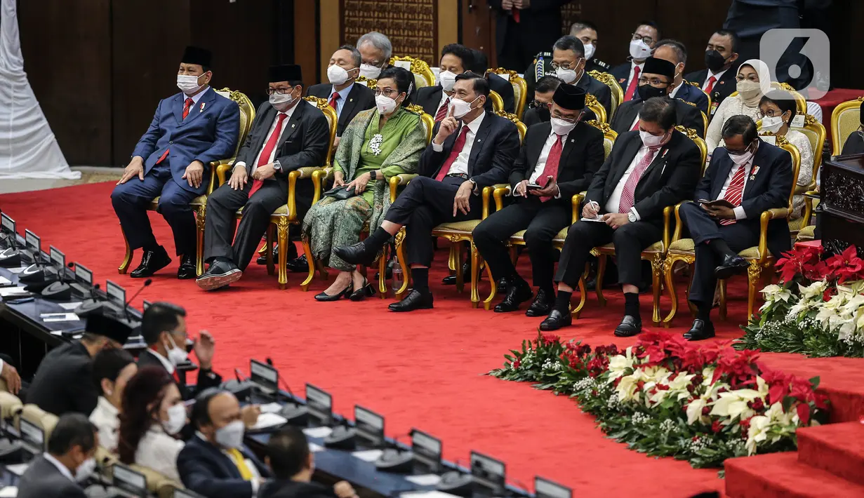 Jajaran menteri Kabinet Indonesia Maju menghadiri rapat Paripurna DPR pembukaan masa persidangan I DPR tahun sidang 2022-2023 di Gedung Nusantara, Kompleks Parlemen, Senayan, Jakarta, Selasa (16/8/2022). (Liputan6.com/Johan Tallo)