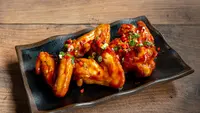 Resep Sayap Ayam Pedas Manis yang Dagingnya Mudah Lepas dari Tulang