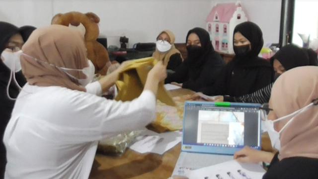 Gelar Internship, Desainer Leny Rafael Siap Cetak Enterpreneur Muda