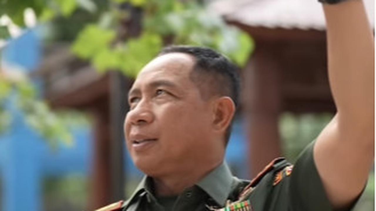 Panglima TNI Hobi Berkebun