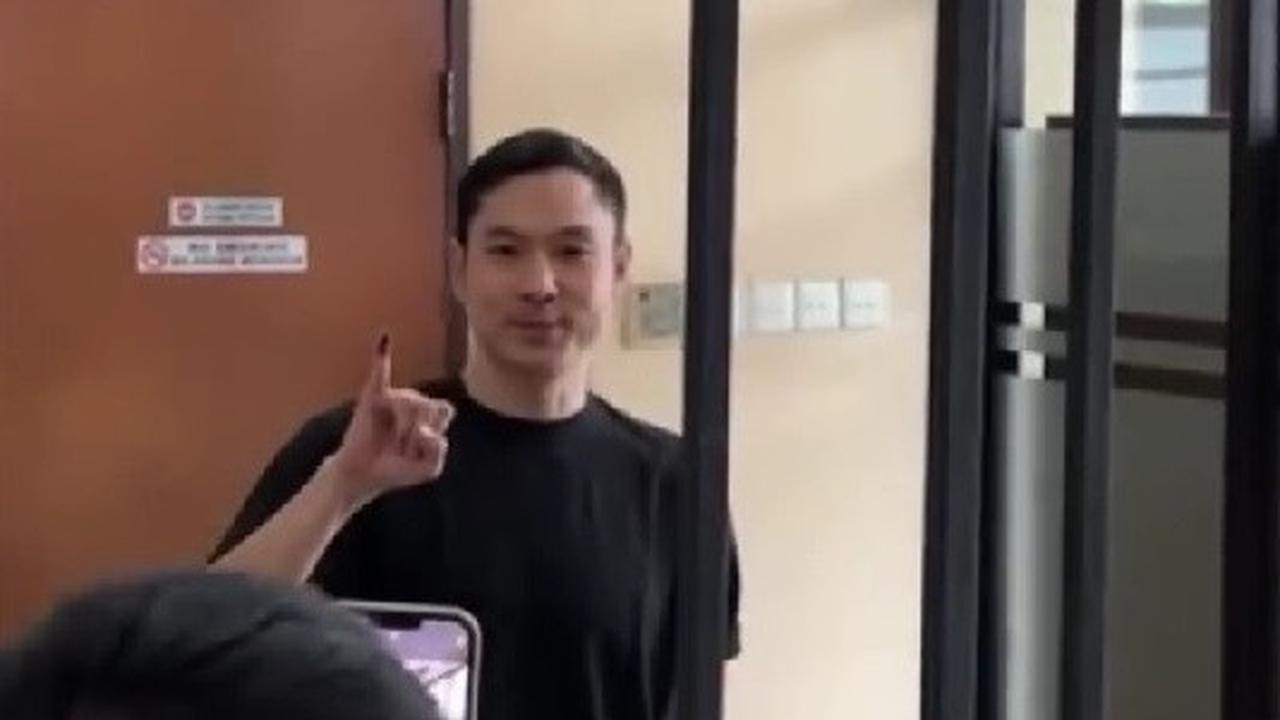 Viral Video Harvey Moeis Suami Sandra Dewi Ikut Nyoblos di Penjara, Netizen Salfok Wajahnya Makin Glowing