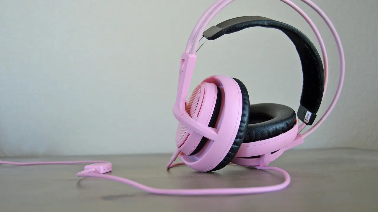 Perbedaan Headset, Headphone dan Earphone yang Sering Salah Sebut