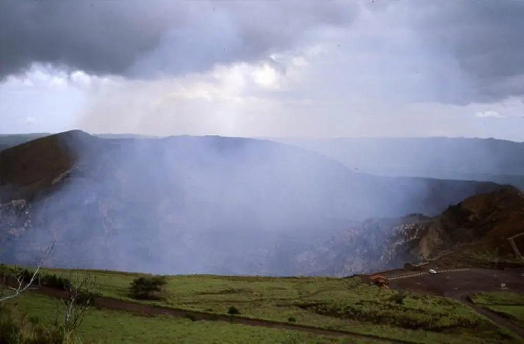 Gunung Api Masaya (Listverse.com)