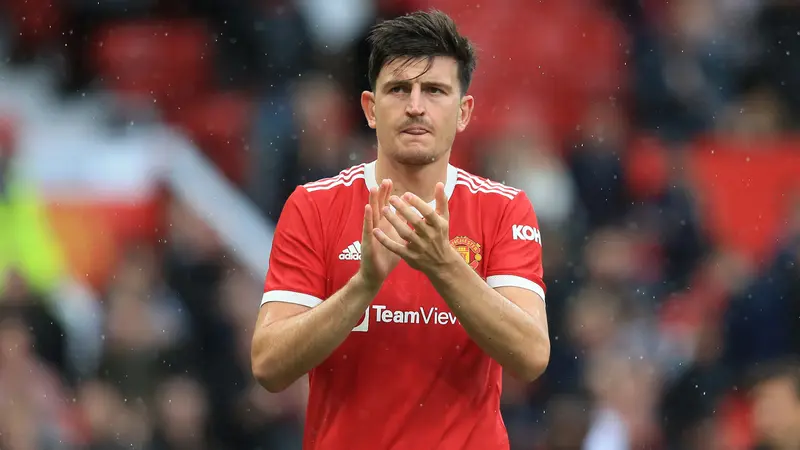 Sebagai salah satu klub raksasa Eropa dan Liga Inggris, Manchester United kerap mendatangkan para pemain mahal untuk memperkuat skuad mereka. Tidak hanya didatangkan dari luar Inggris, para pemain mahal tersebut beberapa kali didatangkan dari sesama klub di Liga Inggris. Yang teranyar tentu saja Mason Mount yang dibeli dari Chelsea dan termasuk dalam deretan 5 pemain termahal MU yang didatangkan dari sesama klub Liga Inggris menurut situs transfermarkt. Berikut daftar kelima pemain tersebut. (AFP/Lindsey Parnaby)