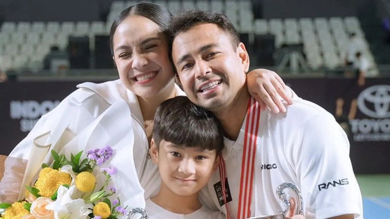 8 Momen Kemenangan Raffi Ahmad di Tiba-Tiba Tenis Lawan Desta, Berlangsung Meriah