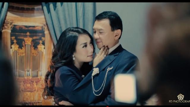 6 Potret Prewedding Ahok dan Puput Nastiti dengan Gaya Vintage, Tampil Anggun