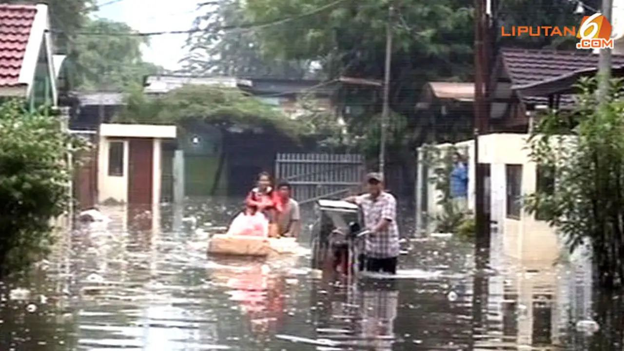 banjir-gerobak-140225c.jpg