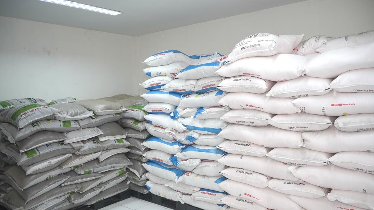 Petani Bisa Tebus Pupuk Subsidi di Koperasi Merah Putih, Cukup Pakai KTP