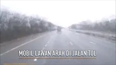 Video rekaman sebuah mobil melintas melawan arah di jalan tol M57, Knowsley