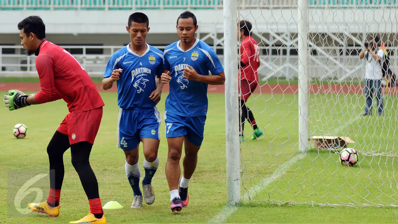 20170421-Hadapi PS TNI, Persib Latihan di Pakansari-Tebe