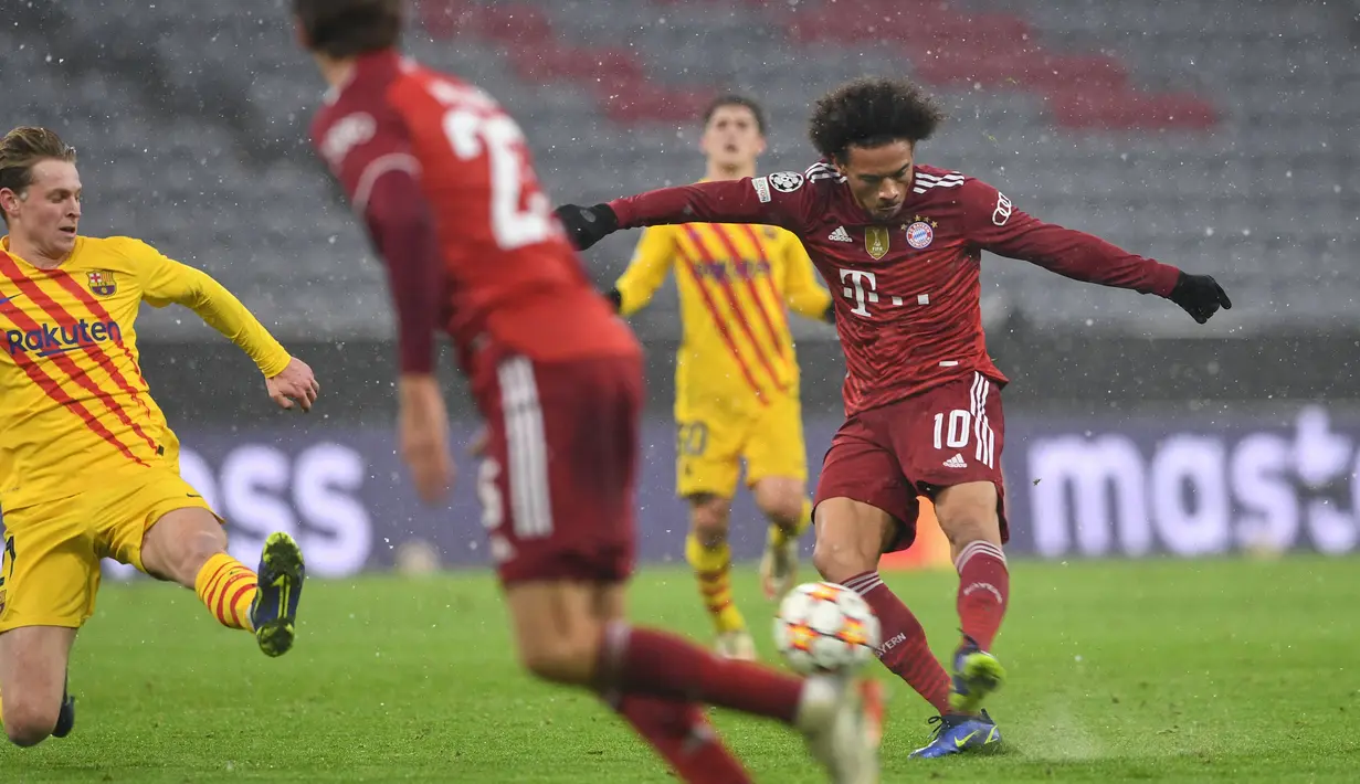 Jelang akhir babak pertama, pasukan Julian Nagelsmann tersebut mencetak gol kedua melalui aksi Leroy Sane. (AFP/Christof Stache)