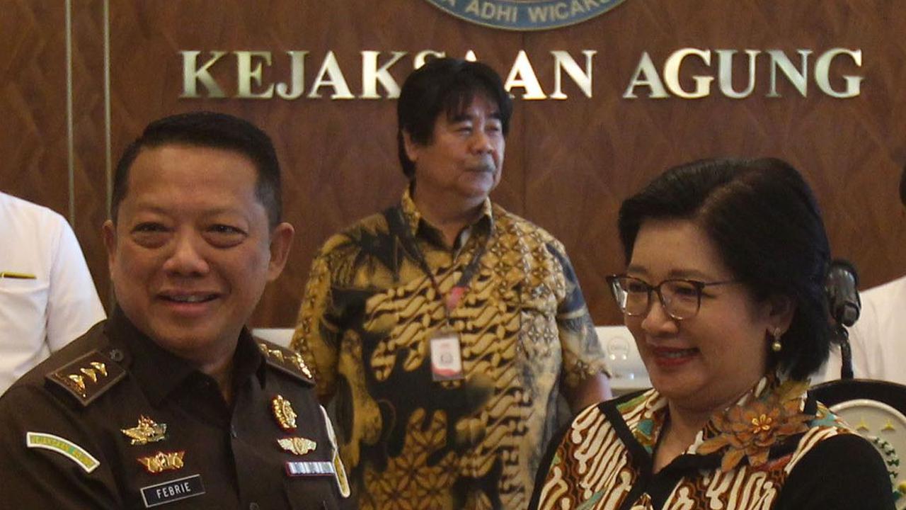 Kejagung dan BPKP mencatat&nbsp; kerugian negara dalam kasus dugaan korupsi tata niaga komoditas timah wilayah Izin Usaha Pertambangan (IUP) PT Timah Tbk tahun 2015-2022 mencapai Rp300 triliun.&nbsp;Angka ini hasil koreksi dari perkiraan kerugian sebelumn
